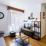 Stunning In With Kitchen * Пула