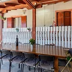 Stunning In With Kitchen Пула