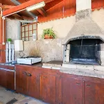 Stunning In With Kitchen * Пула