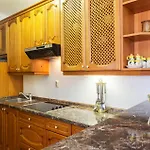 Stunning In With Kitchen * Пула