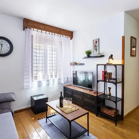 Stunning In With Kitchen * Pula