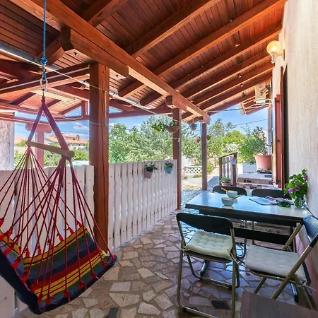 Stunning In With Kitchen