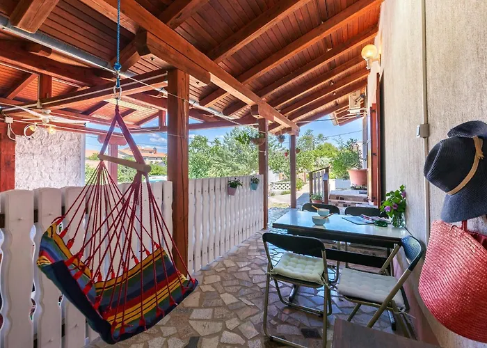 Stunning In With Kitchen