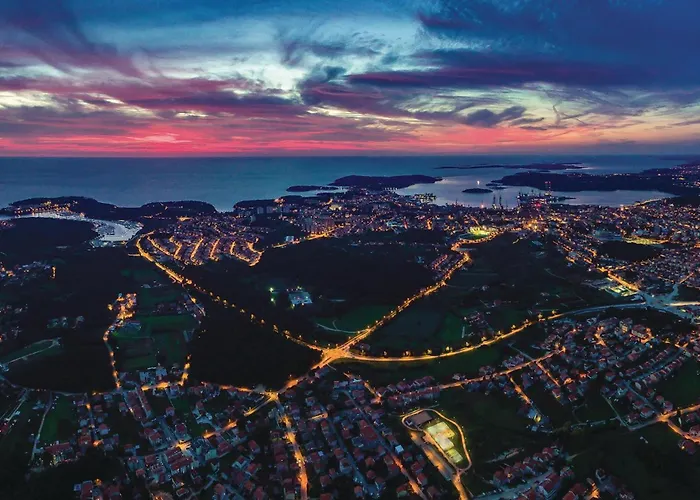 Stunning In With Kitchen