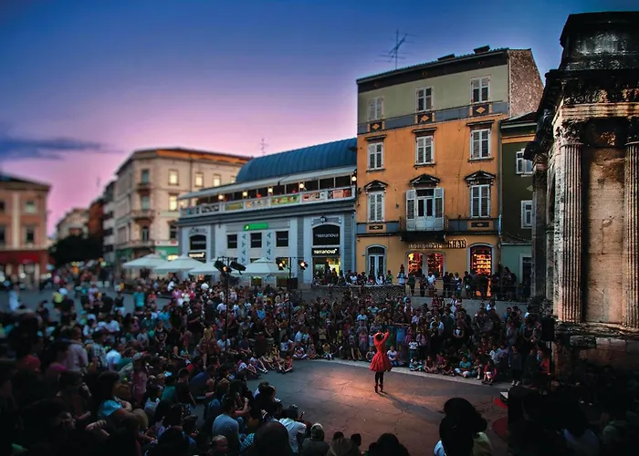 Stunning In With Kitchen